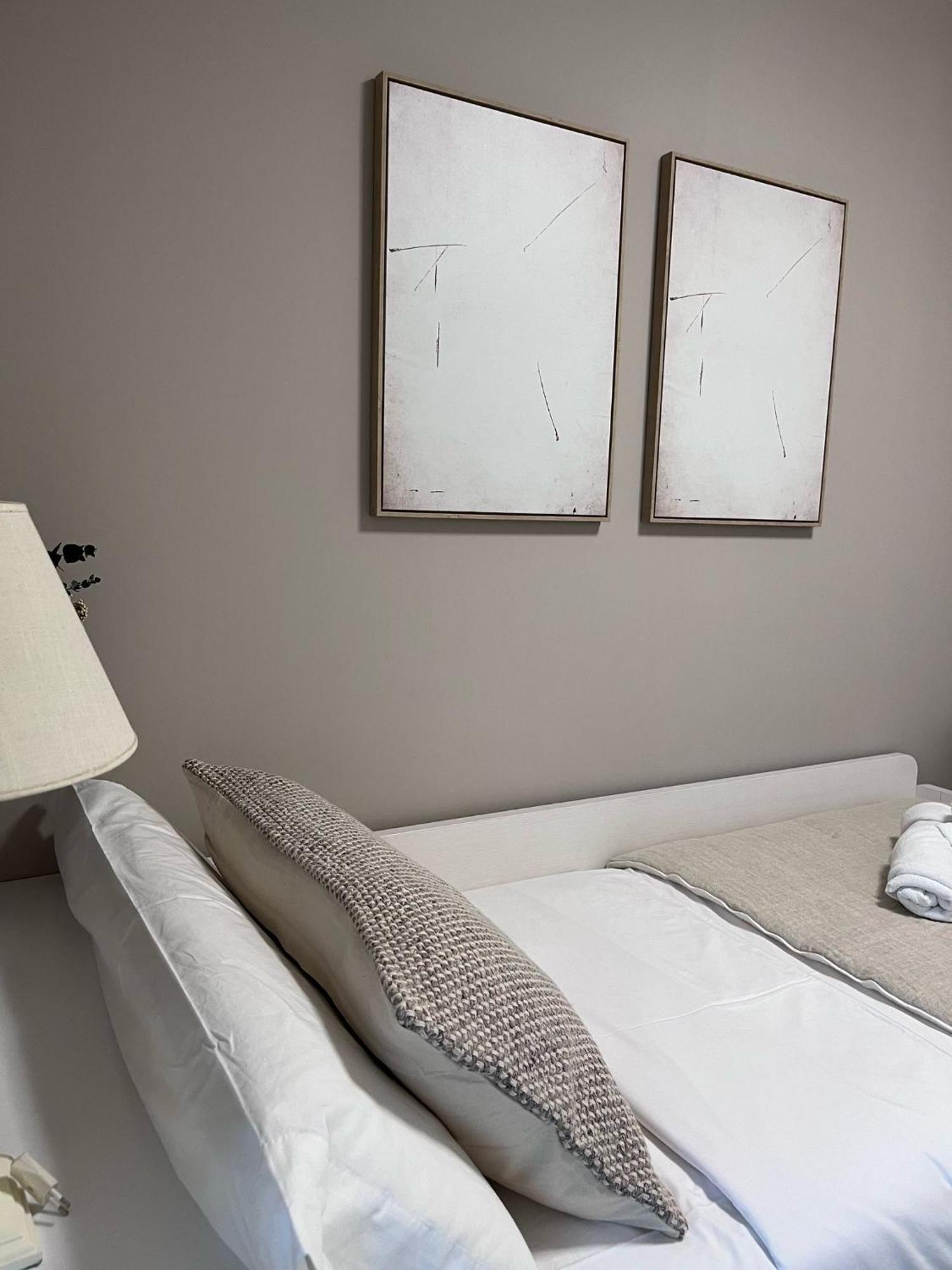 El Balcon Del Ebro By Alogest- Vistas, Piscina Y 2 Parking Apartment Zaragoza Room photo