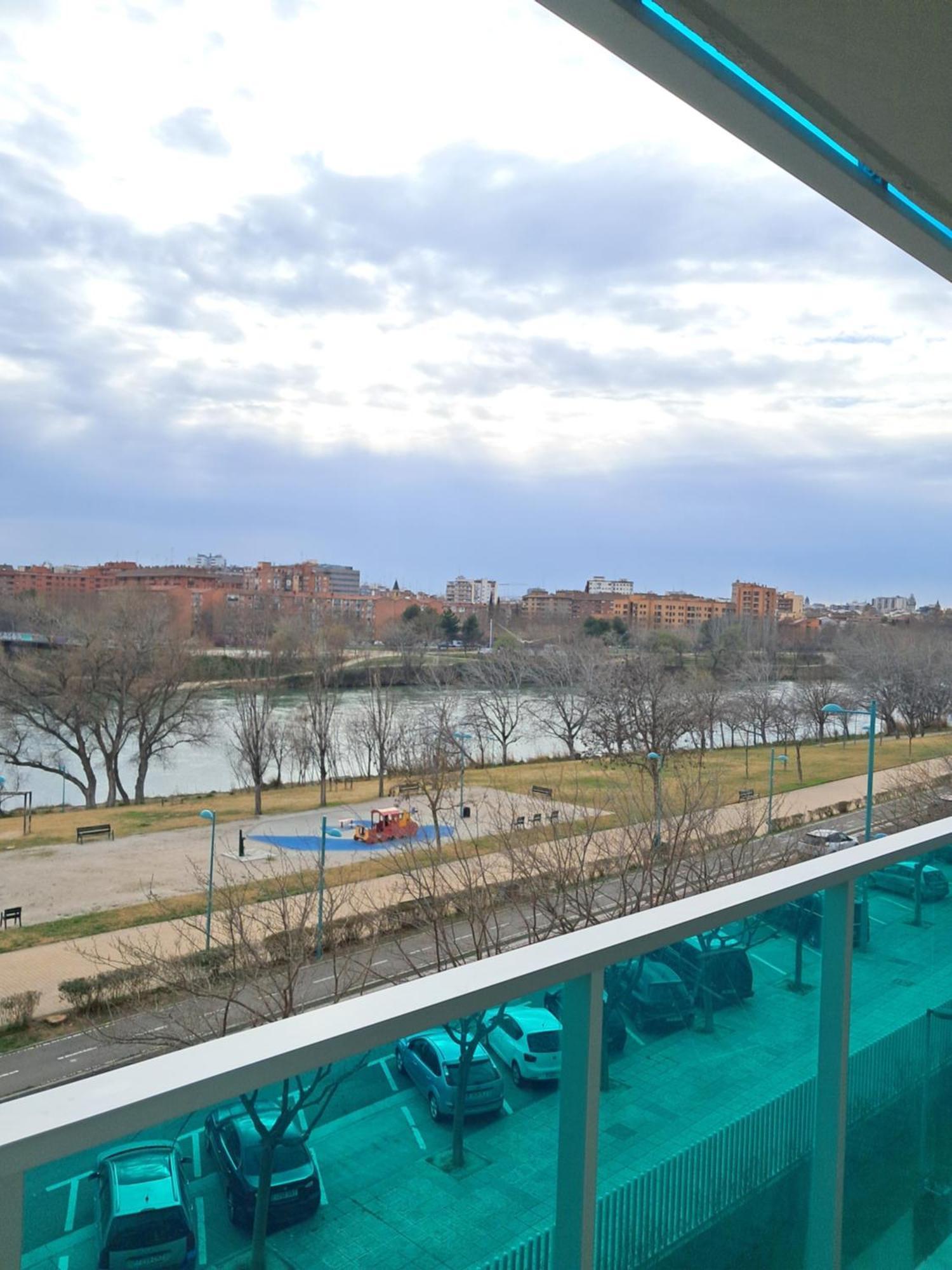 El Balcon Del Ebro By Alogest- Vistas, Piscina Y 2 Parking Apartment Zaragoza Exterior photo